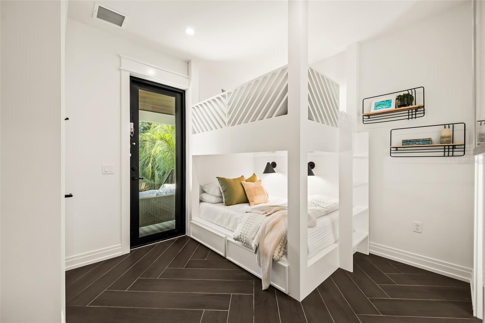 107 MAPLE AVE, ANNA MARIA, FL, 34216