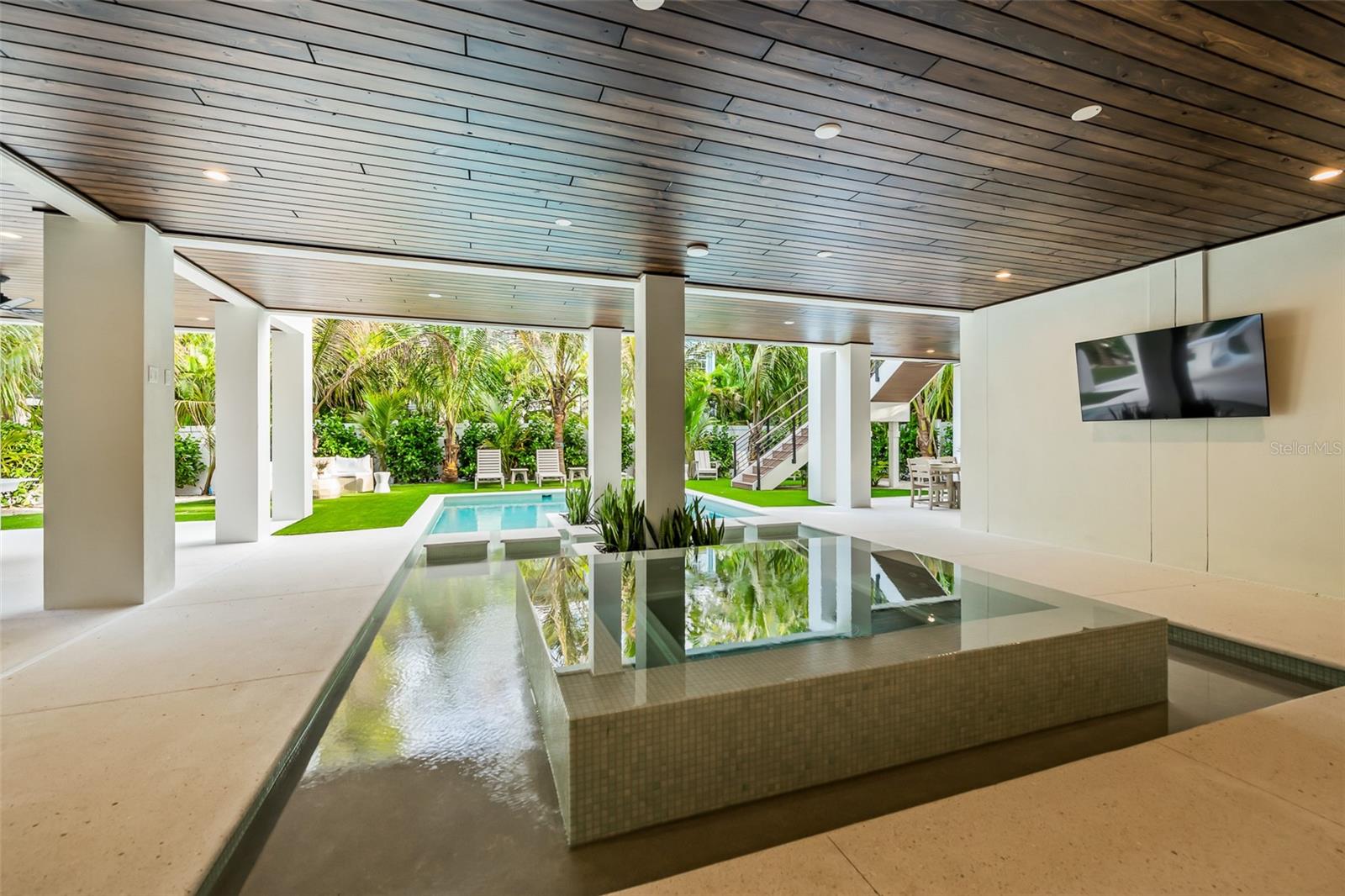 107 MAPLE AVE, ANNA MARIA, FL, 34216