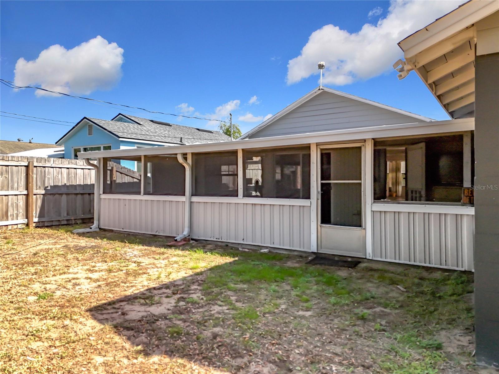 1119 PINE AVE, TAVARES, FL, 32778