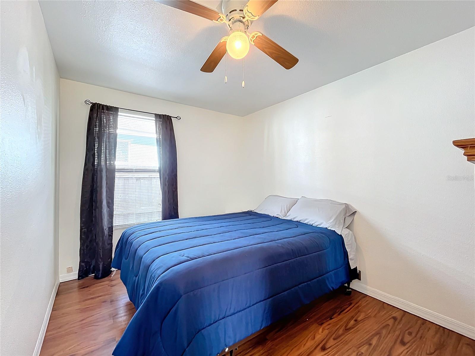 1119 PINE AVE, TAVARES, FL, 32778