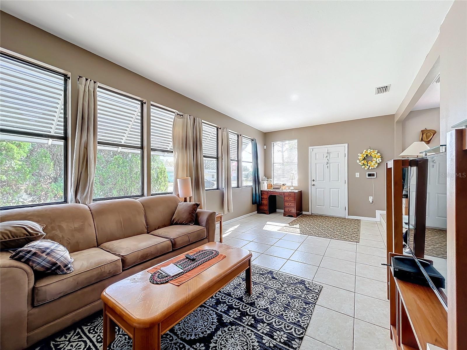 1119 PINE AVE, TAVARES, FL, 32778