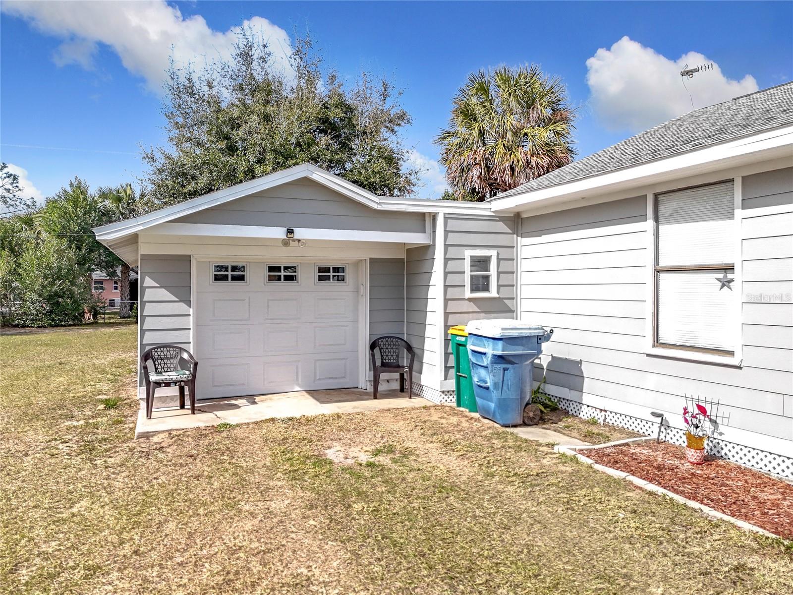 1119 PINE AVE, TAVARES, FL, 32778