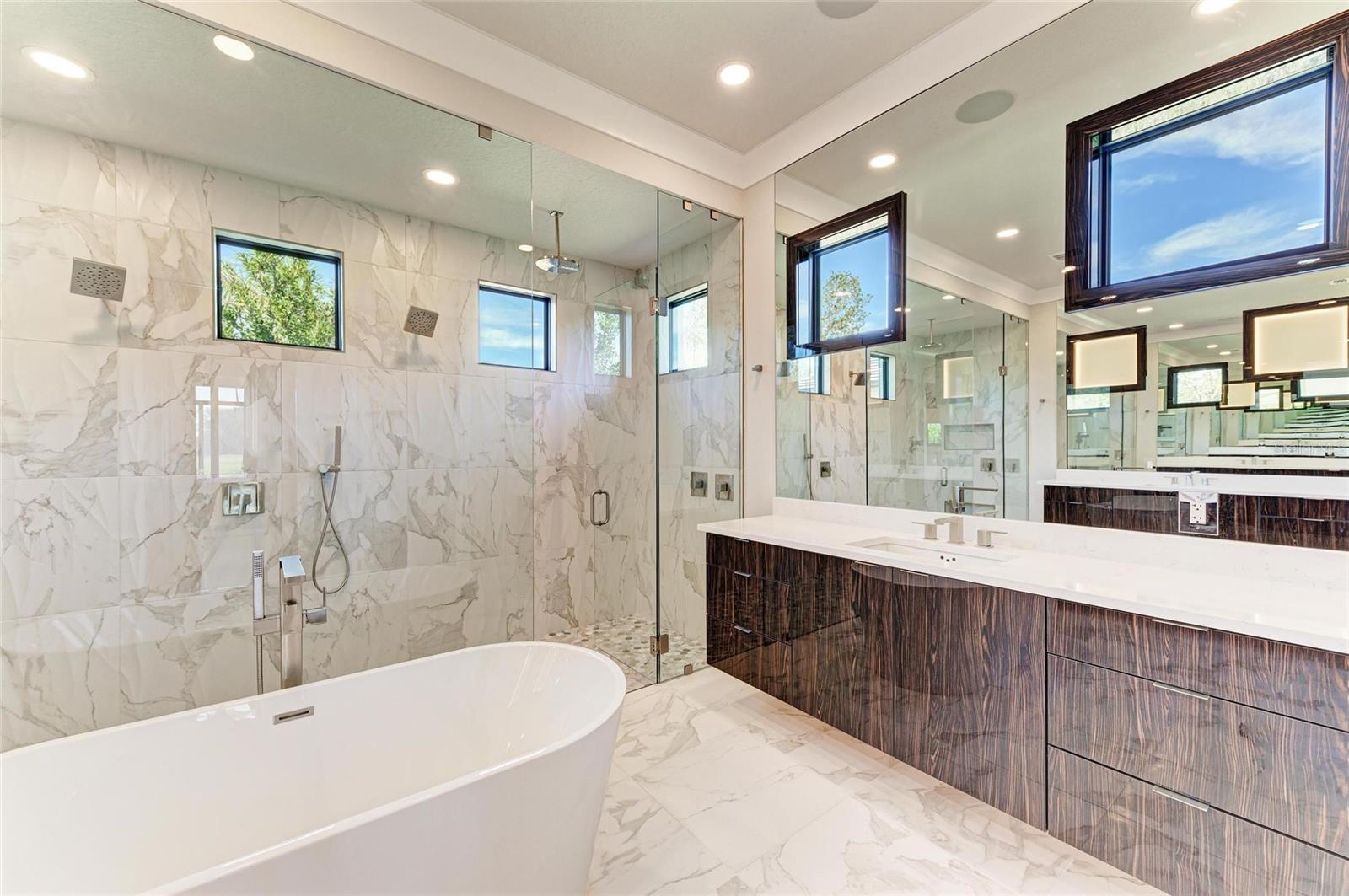 3123 FOUNDERS CLUB DR, SARASOTA, FL, 34240
