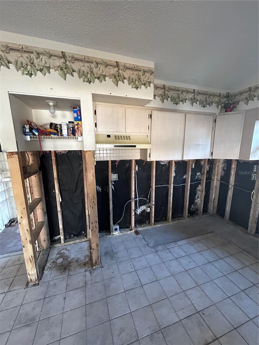 6116 ISLAND DR, WEEKI WACHEE, FL, 34607