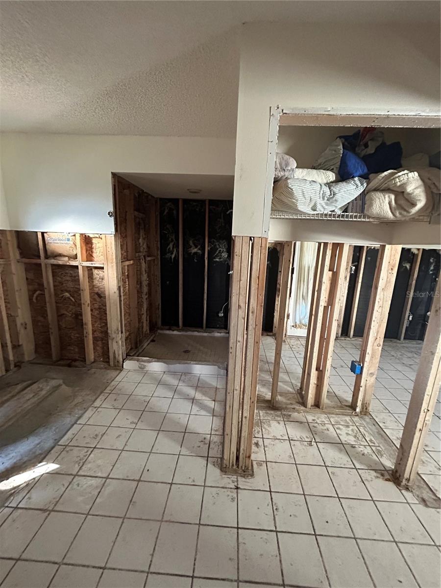 6116 ISLAND DR, WEEKI WACHEE, FL, 34607