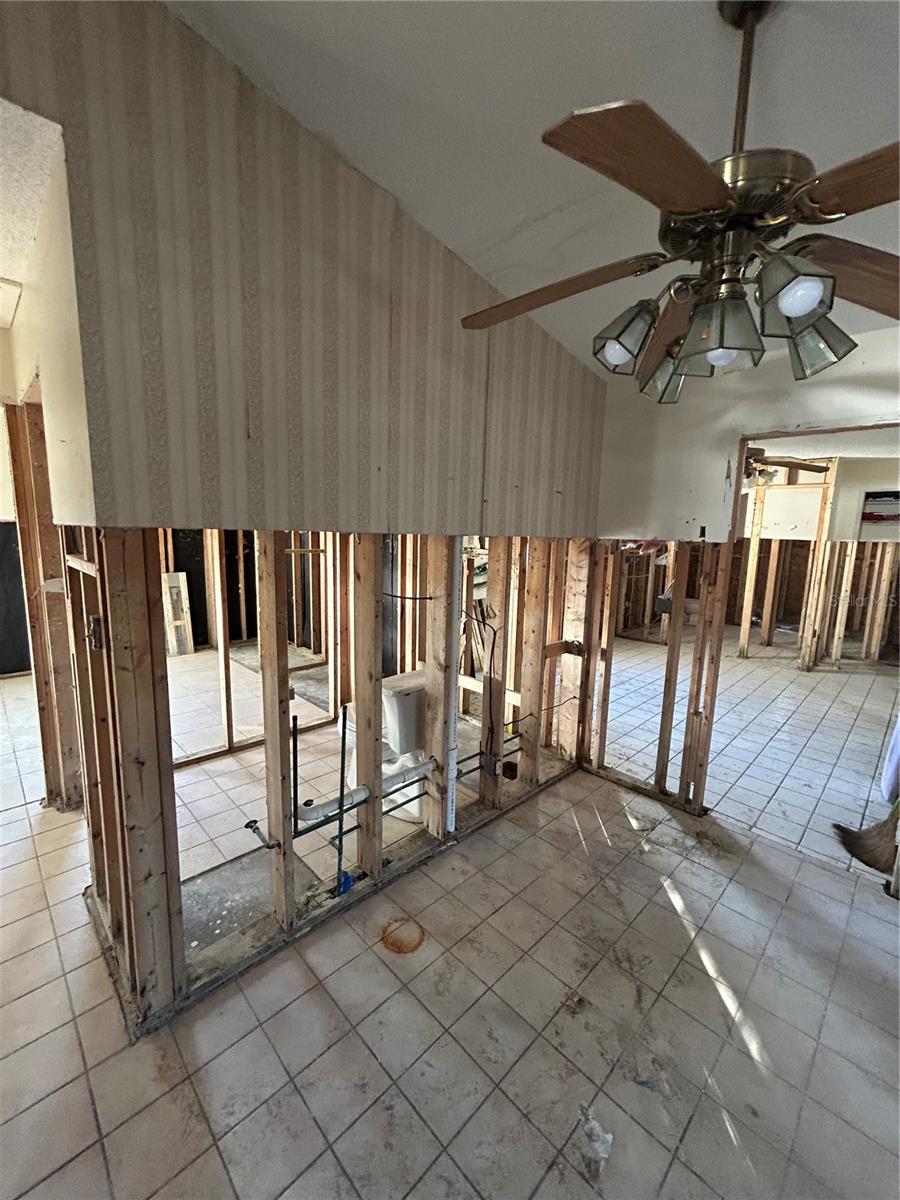 6116 ISLAND DR, WEEKI WACHEE, FL, 34607