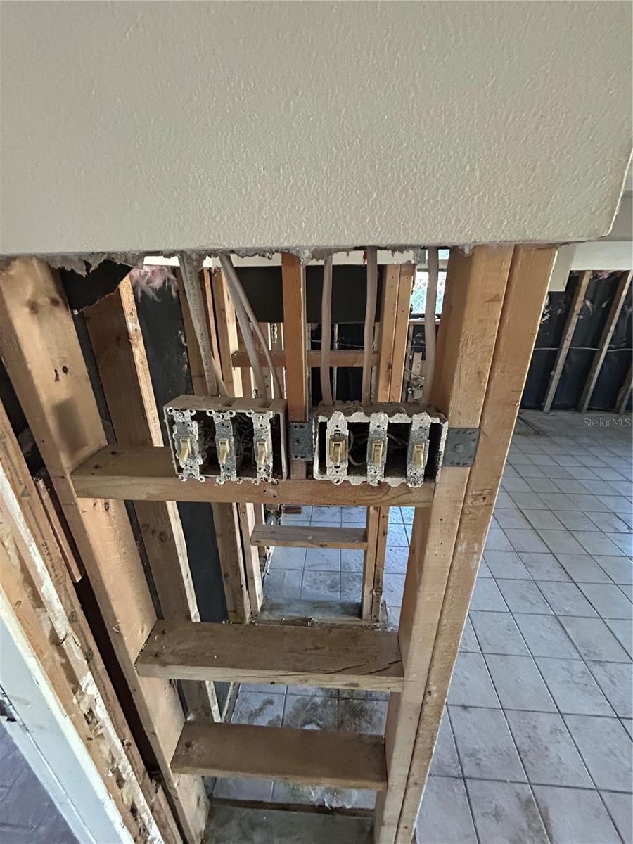 6116 ISLAND DR, WEEKI WACHEE, FL, 34607