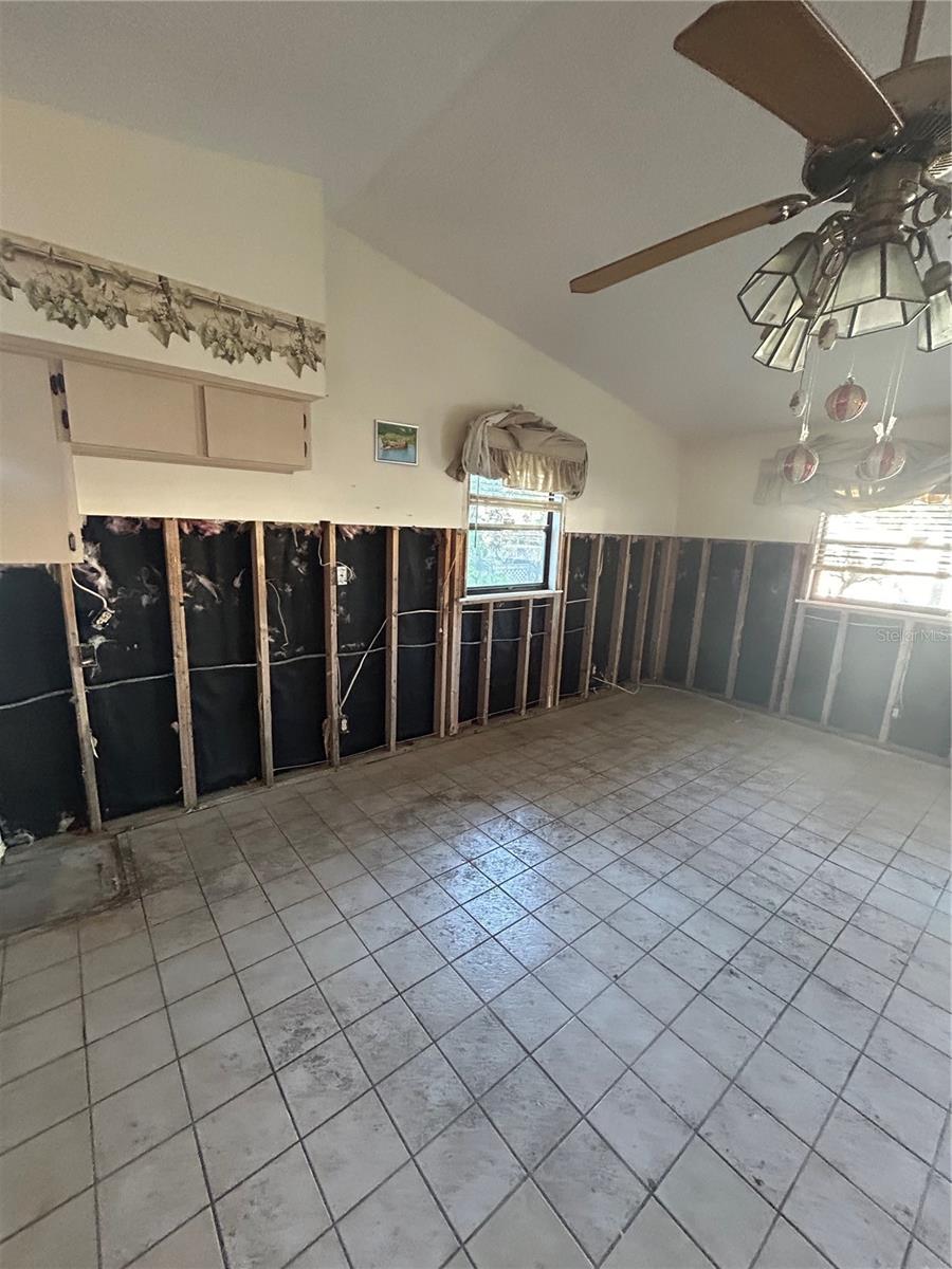 6116 ISLAND DR, WEEKI WACHEE, FL, 34607