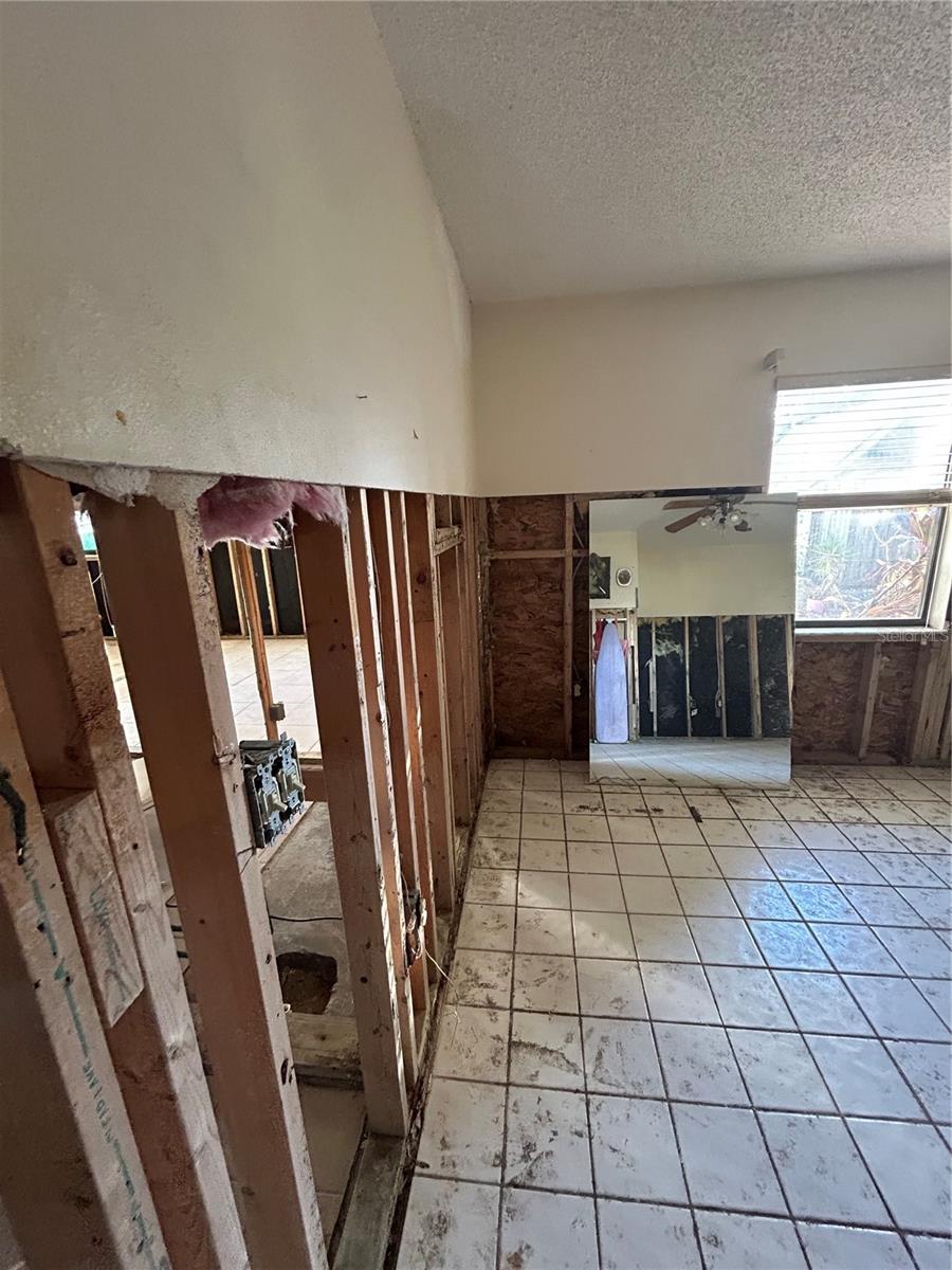 6116 ISLAND DR, WEEKI WACHEE, FL, 34607