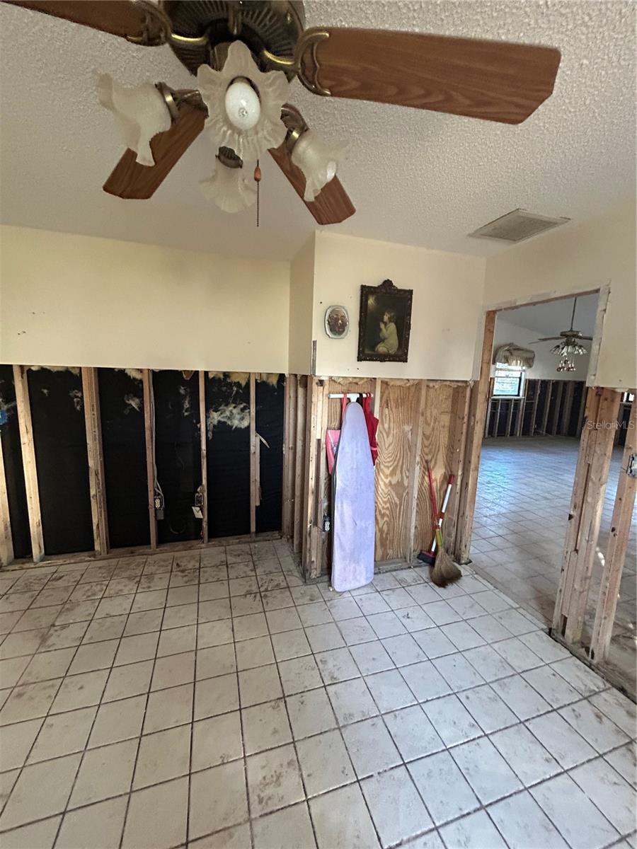 6116 ISLAND DR, WEEKI WACHEE, FL, 34607