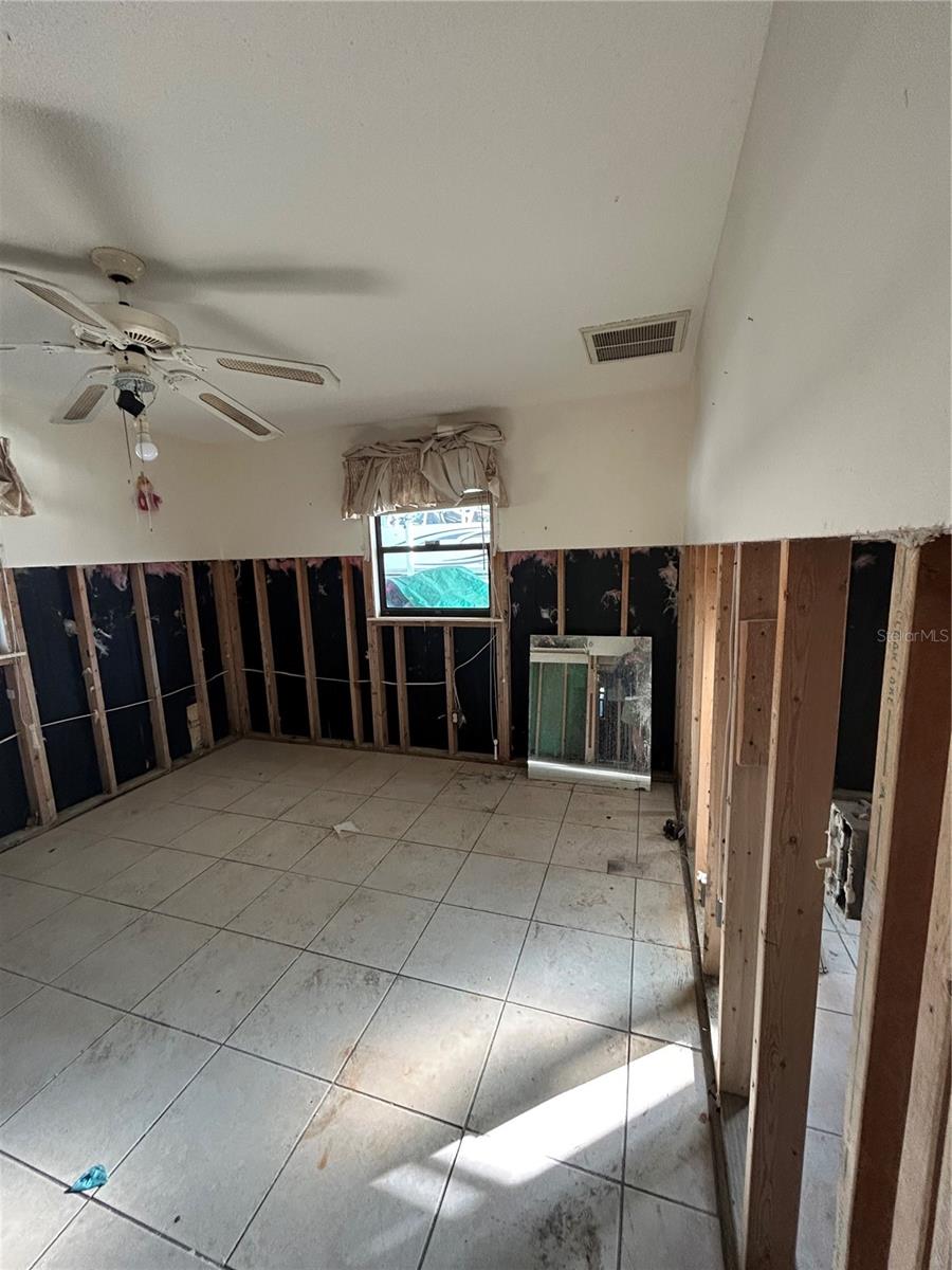 6116 ISLAND DR, WEEKI WACHEE, FL, 34607