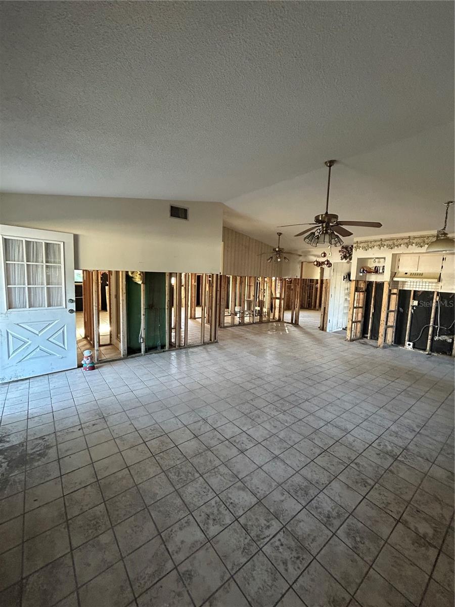 6116 ISLAND DR, WEEKI WACHEE, FL, 34607