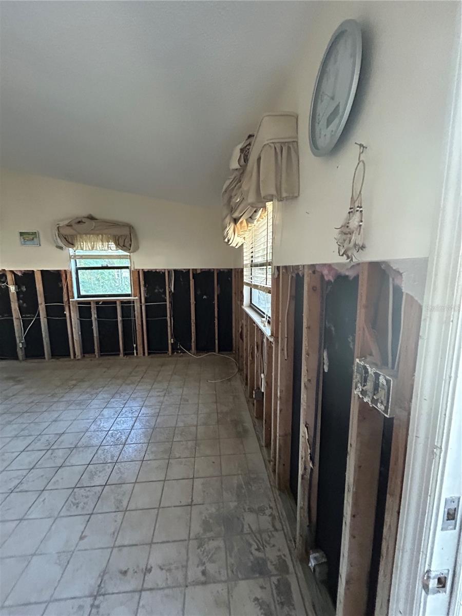 6116 ISLAND DR, WEEKI WACHEE, FL, 34607