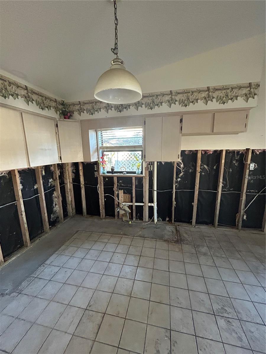 6116 ISLAND DR, WEEKI WACHEE, FL, 34607