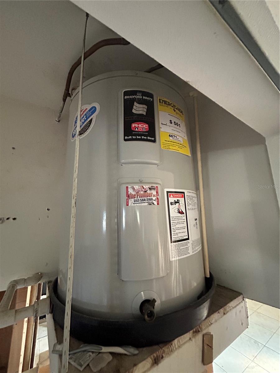 6116 ISLAND DR, WEEKI WACHEE, FL, 34607