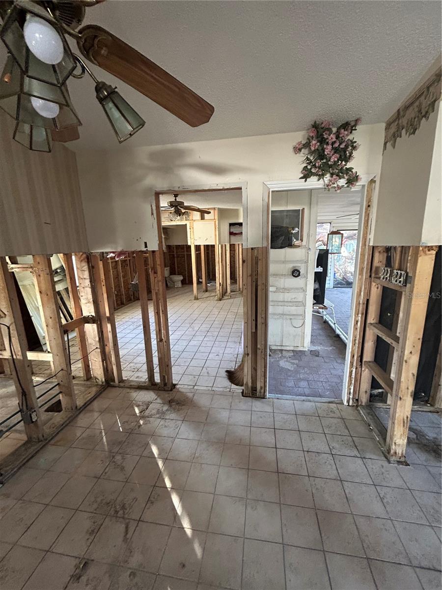 6116 ISLAND DR, WEEKI WACHEE, FL, 34607