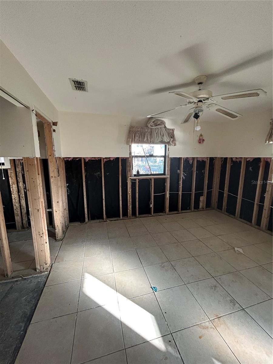 6116 ISLAND DR, WEEKI WACHEE, FL, 34607