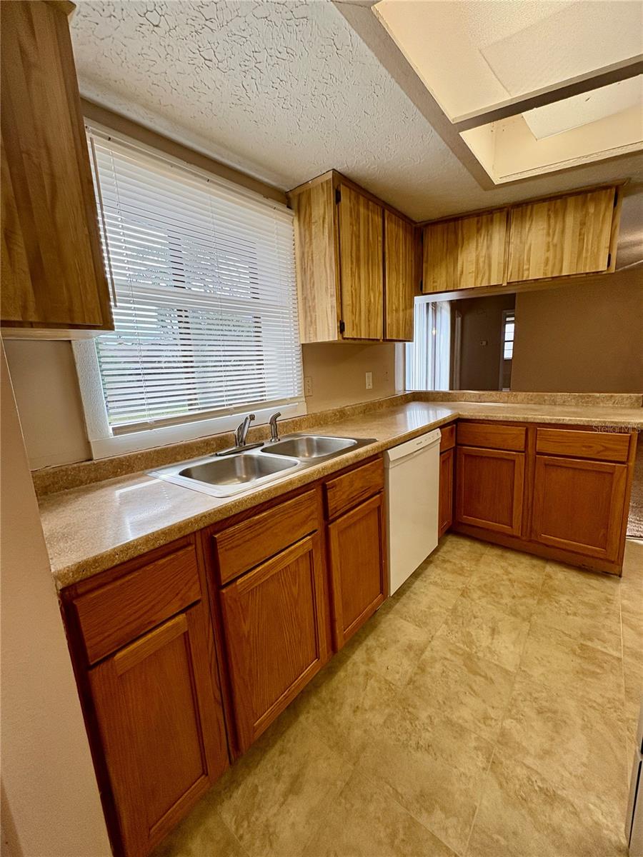 2307 SOUTHERN LITES AVE, LUTZ, FL, 33549