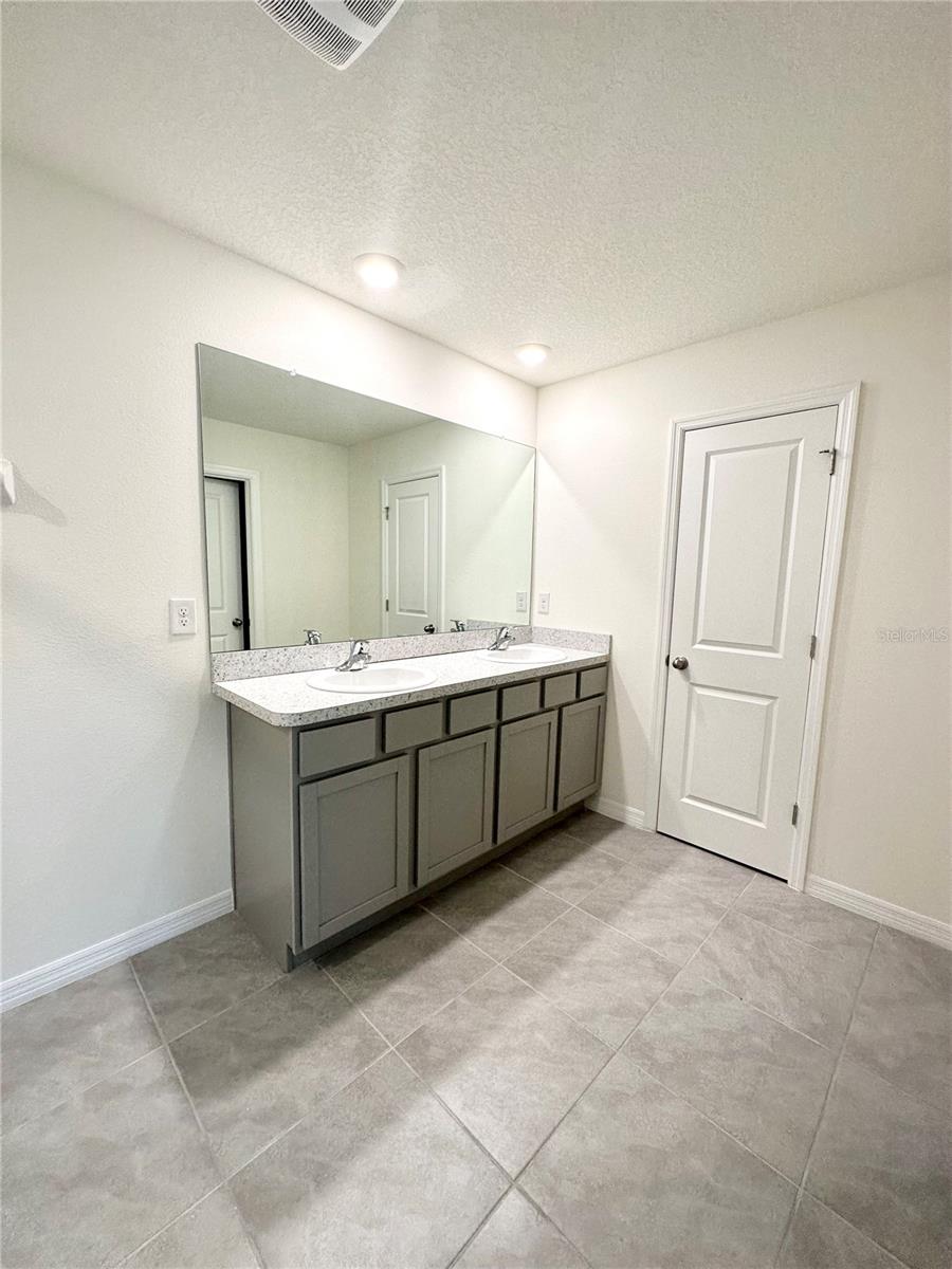 38247 SONNET LANDING AVE, ZEPHYRHILLS, FL, 33540