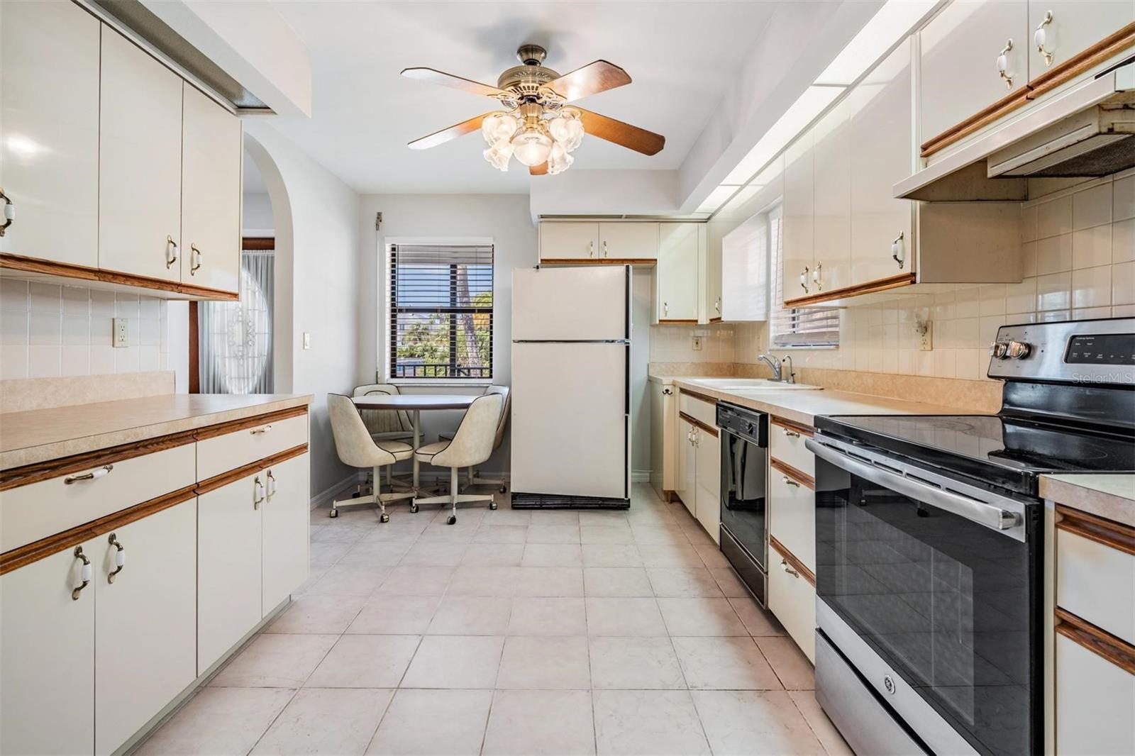 867 MANDALAY AVE, CLEARWATER BEACH, FL, 33767