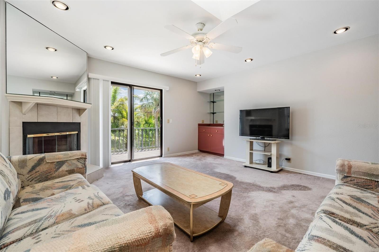 867 MANDALAY AVE, CLEARWATER BEACH, FL, 33767