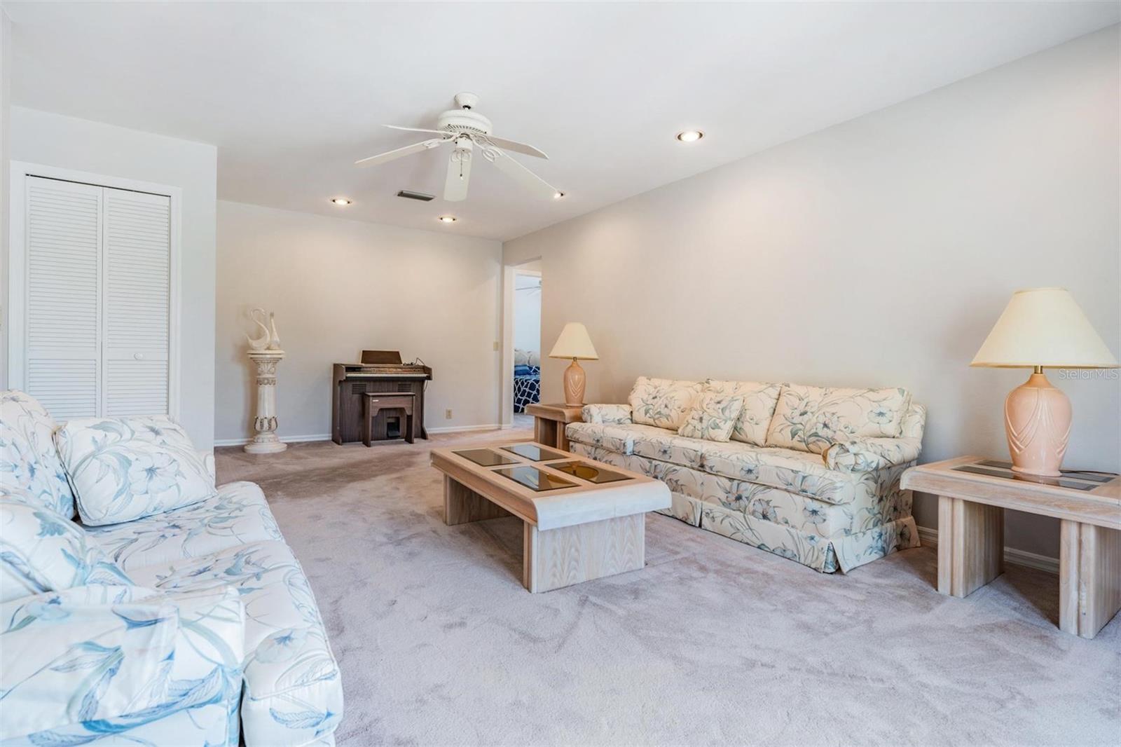 867 MANDALAY AVE, CLEARWATER BEACH, FL, 33767