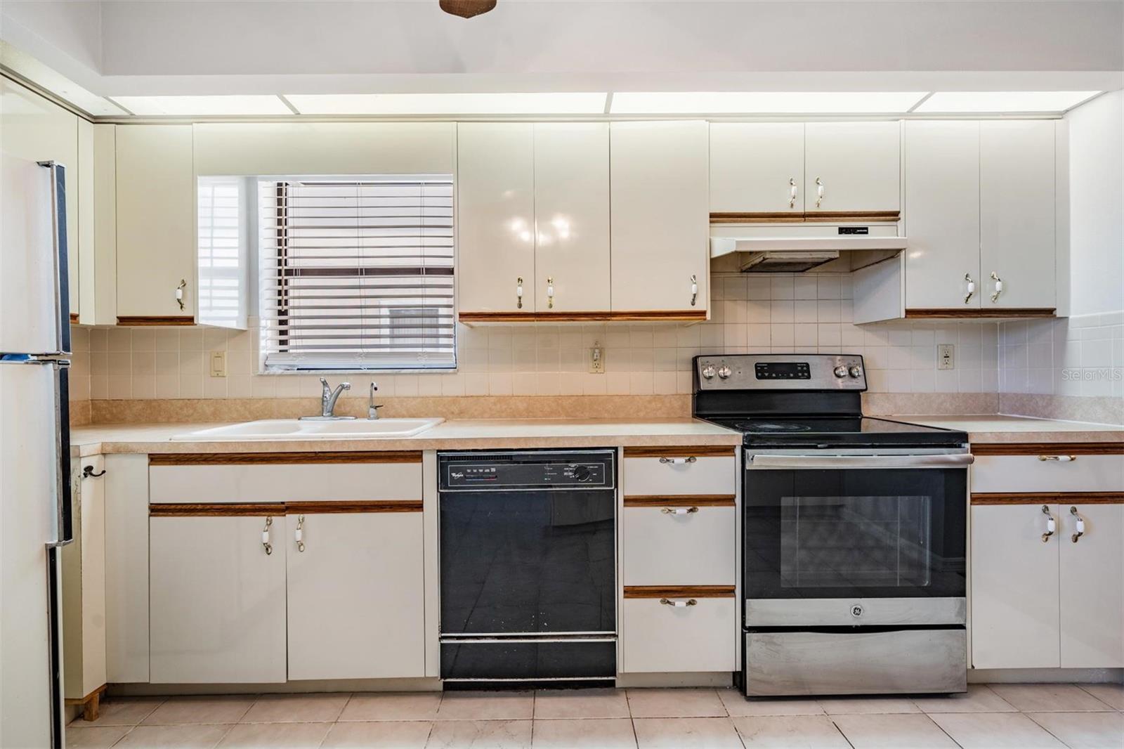 867 MANDALAY AVE, CLEARWATER BEACH, FL, 33767