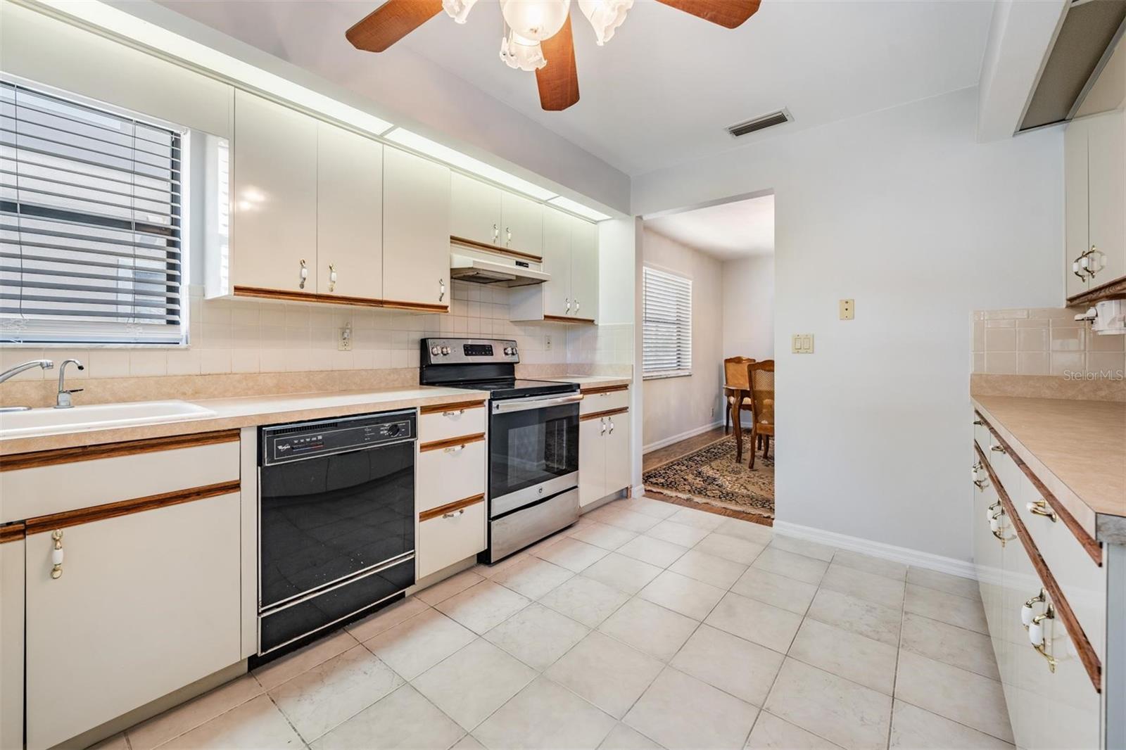 867 MANDALAY AVE, CLEARWATER BEACH, FL, 33767