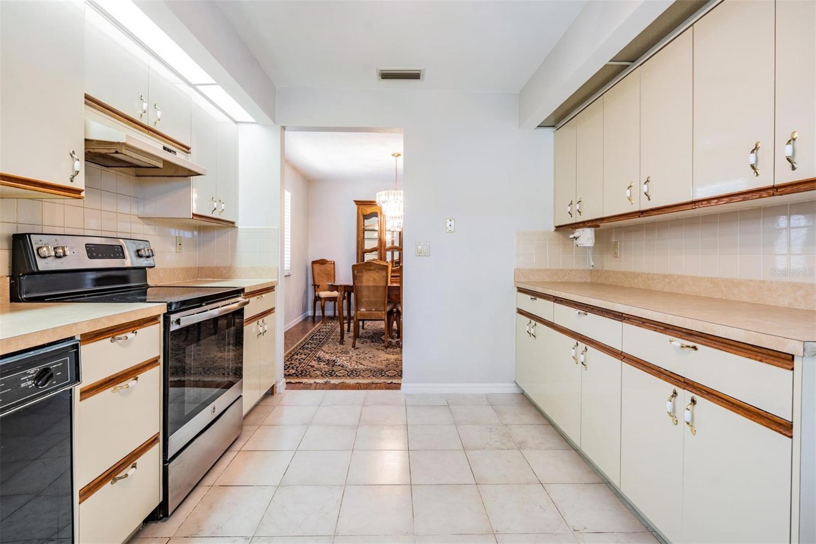867 MANDALAY AVE, CLEARWATER BEACH, FL, 33767
