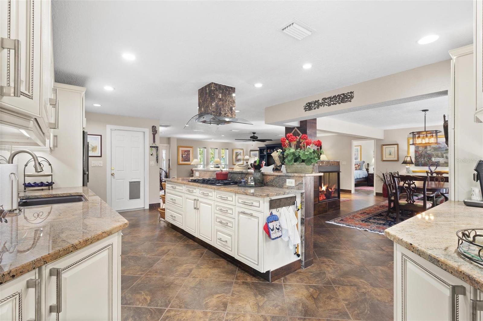 3800 40TH ST S, ST PETERSBURG, FL, 33711