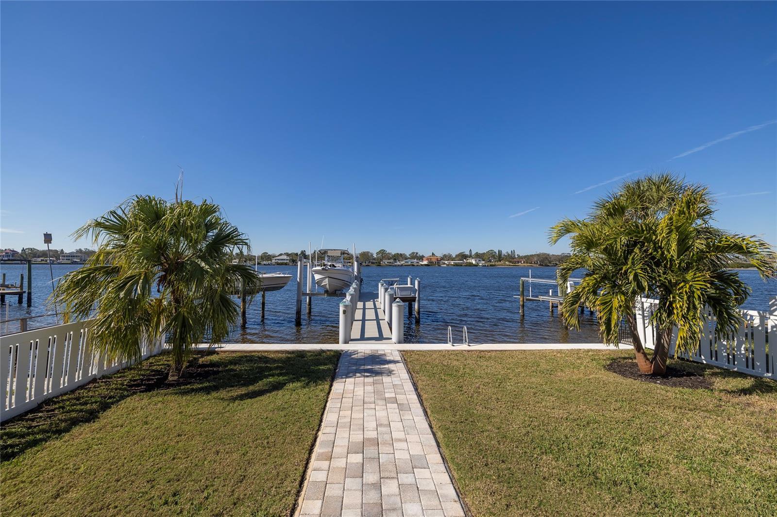 743 CHESAPEAKE DR, TARPON SPRINGS, FL, 34689
