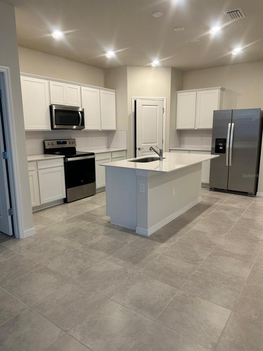 3653 CAMBRIDGE BROOK DR, DAVENPORT, FL, 33837