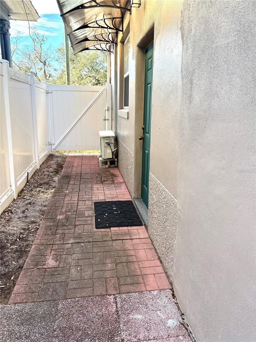 1909 N MACDILL AVE, TAMPA, FL, 33607