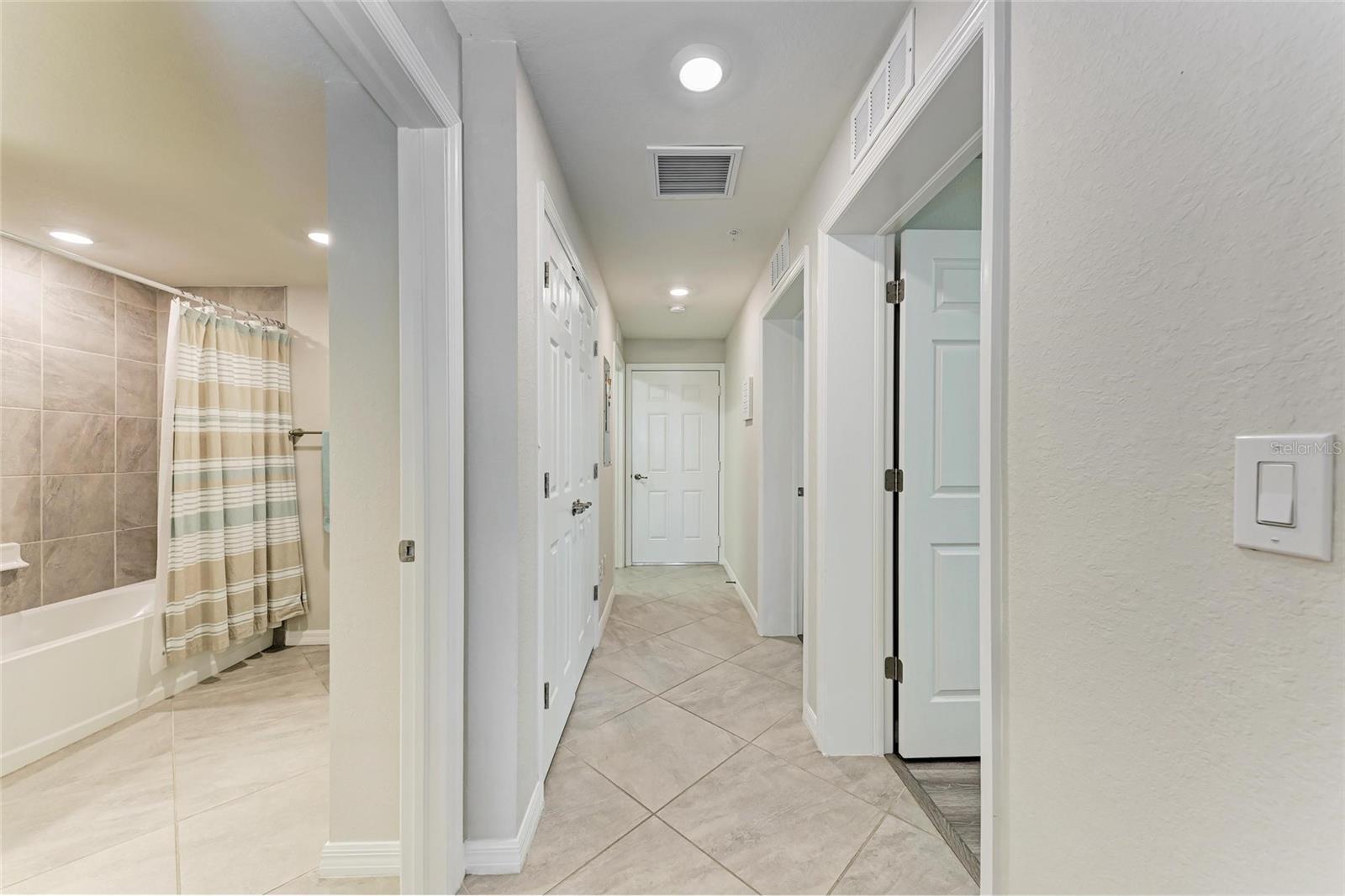 18017 GAWTHROP DR #101, BRADENTON, FL, 34211