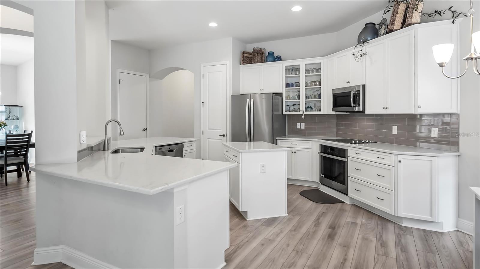 24414 WOODHILL CT, SORRENTO, FL, 32776