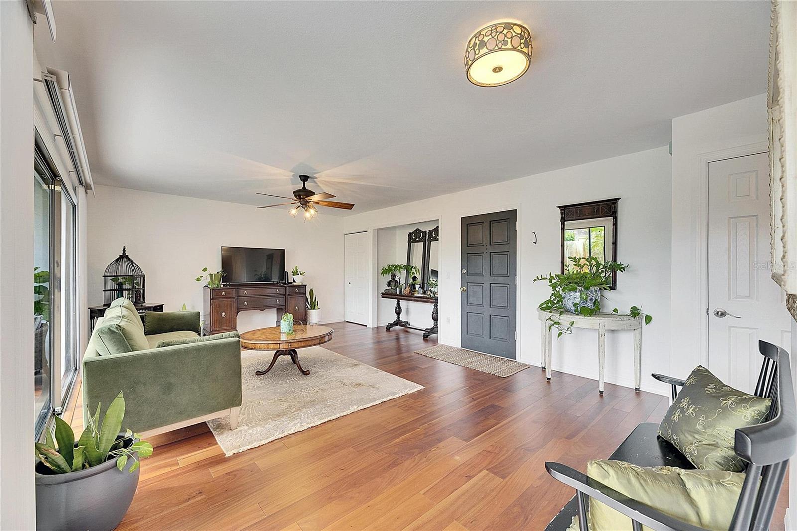 4128 PINELAKE LN #101, TAMPA, FL, 33618