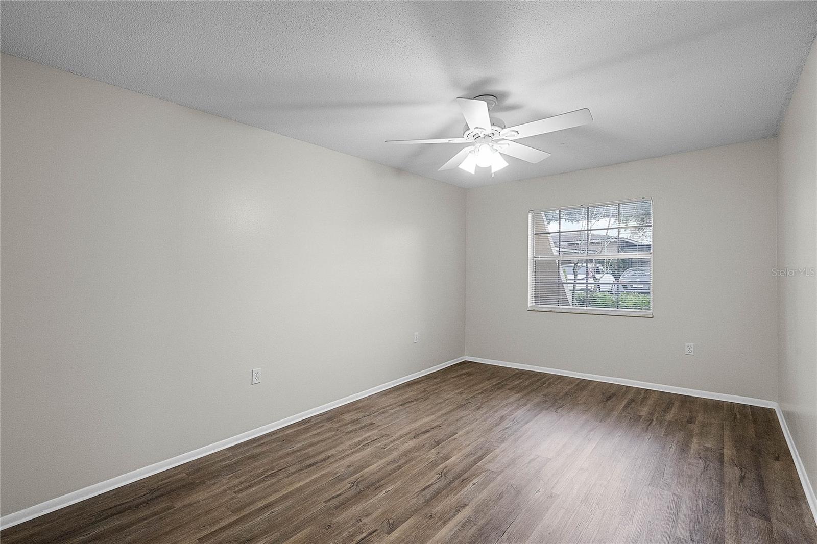 548 CASCADE CIR #100, CASSELBERRY, FL, 32707