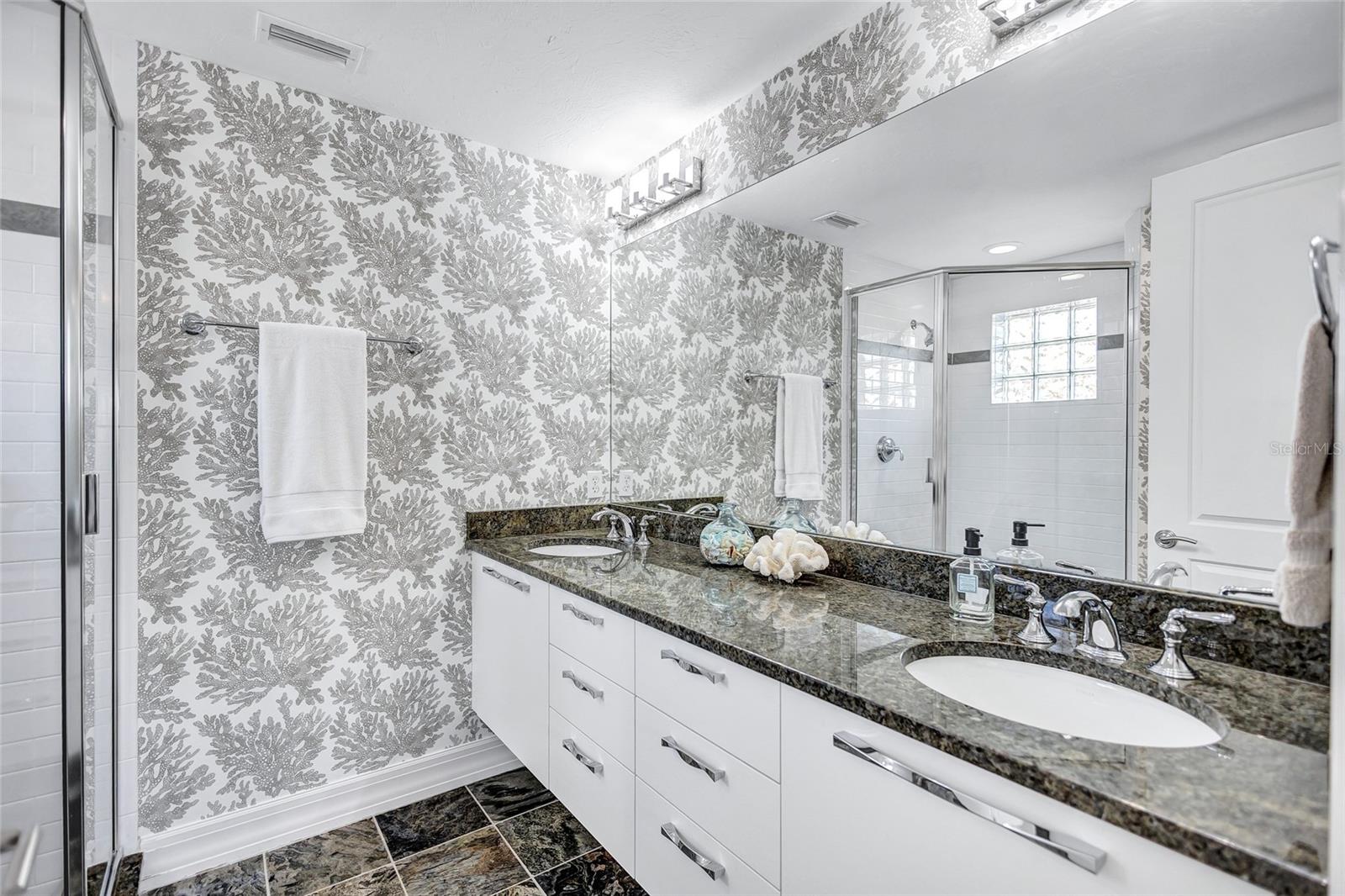 317 BEACH RD, SARASOTA, FL, 34242