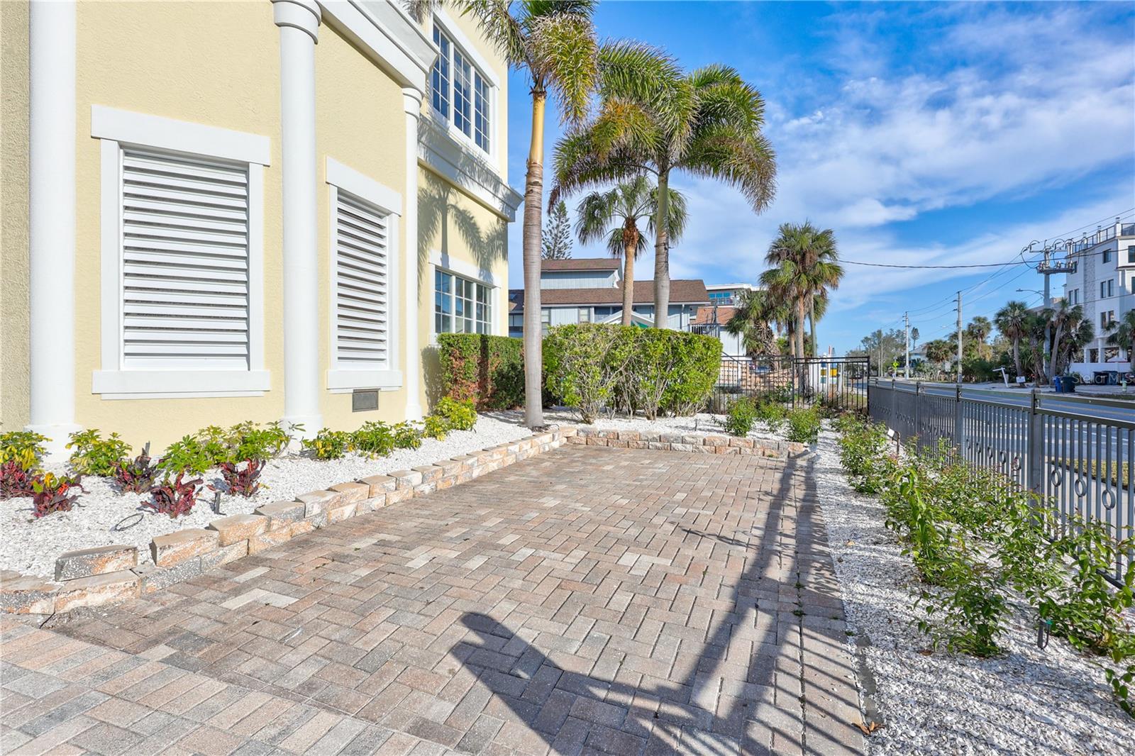 317 BEACH RD, SARASOTA, FL, 34242