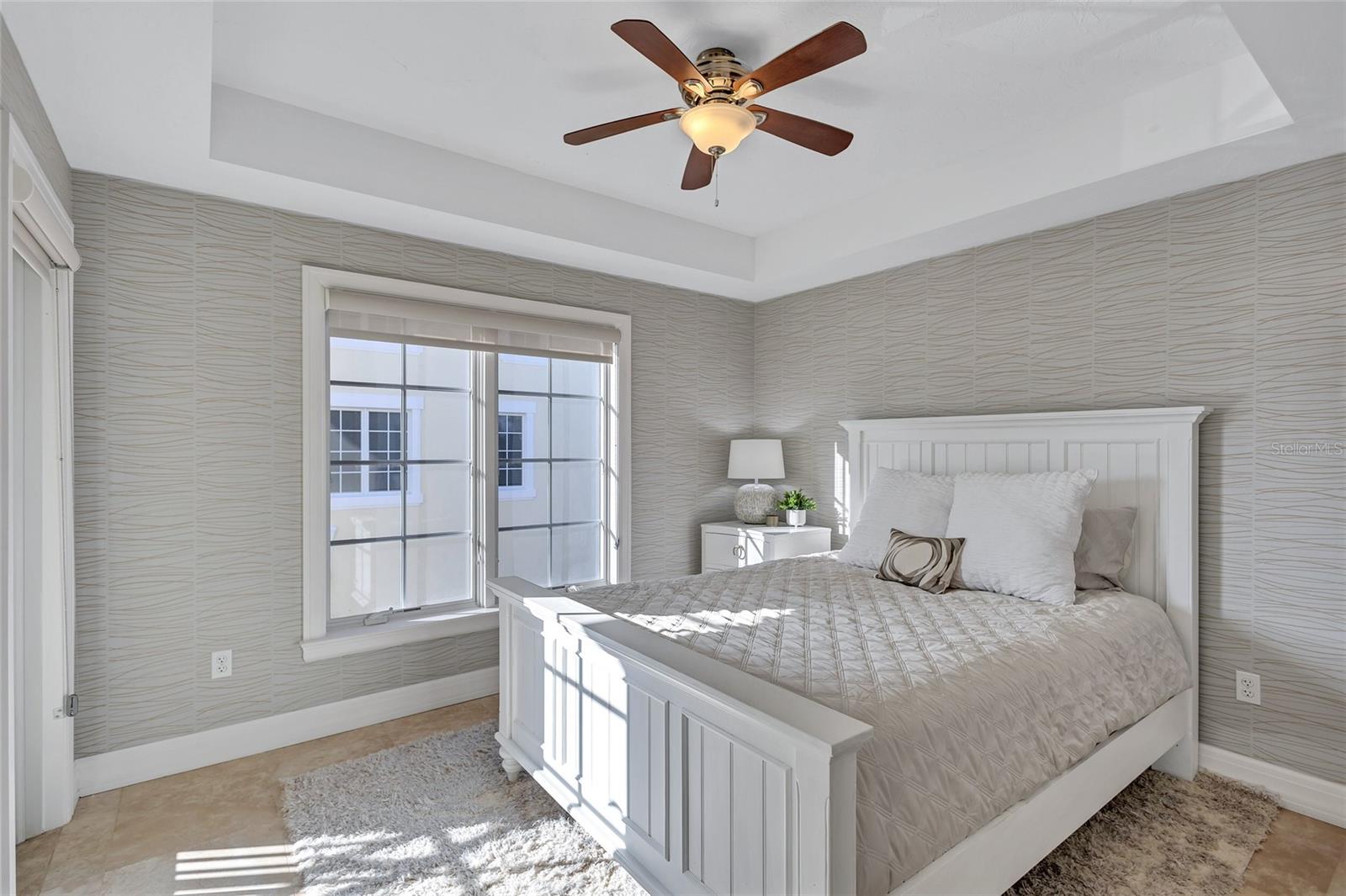 317 BEACH RD, SARASOTA, FL, 34242