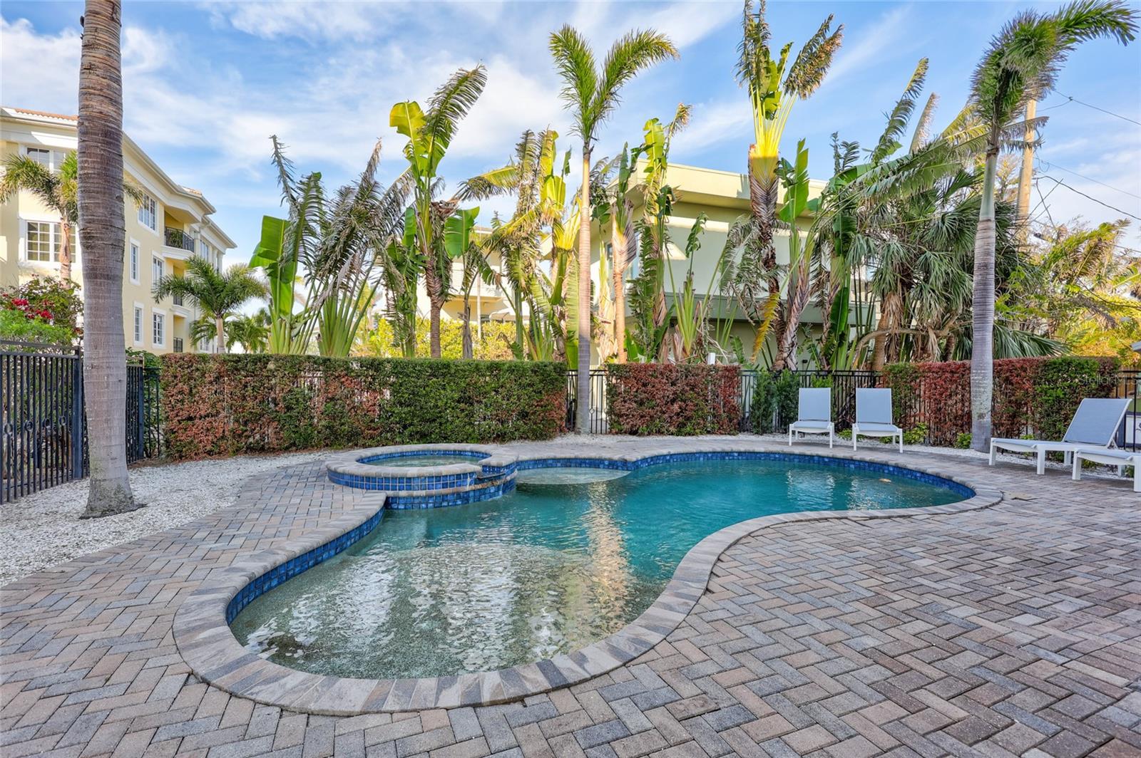 317 BEACH RD, SARASOTA, FL, 34242