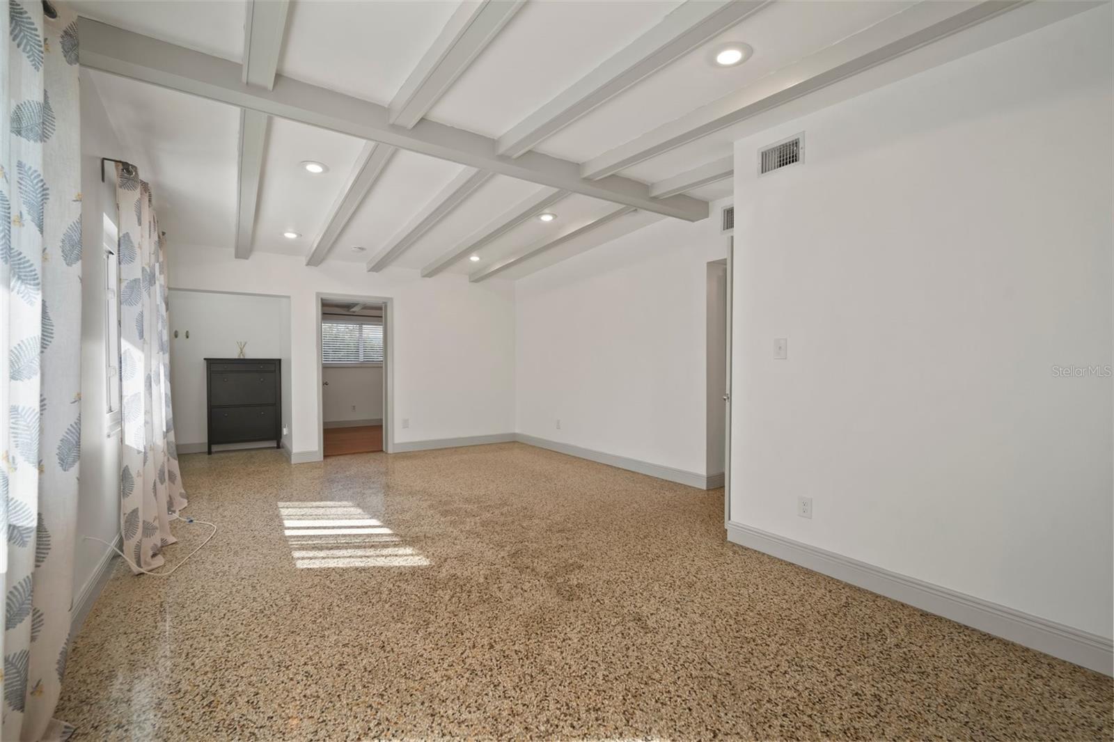 1916 E CLINTON ST, TAMPA, FL, 33610