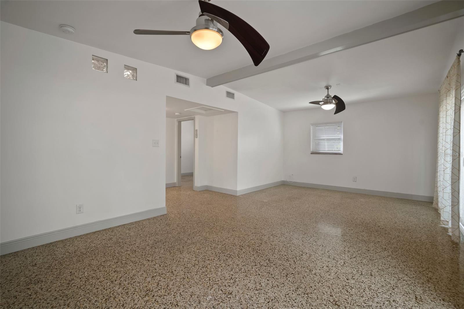 1916 E CLINTON ST, TAMPA, FL, 33610