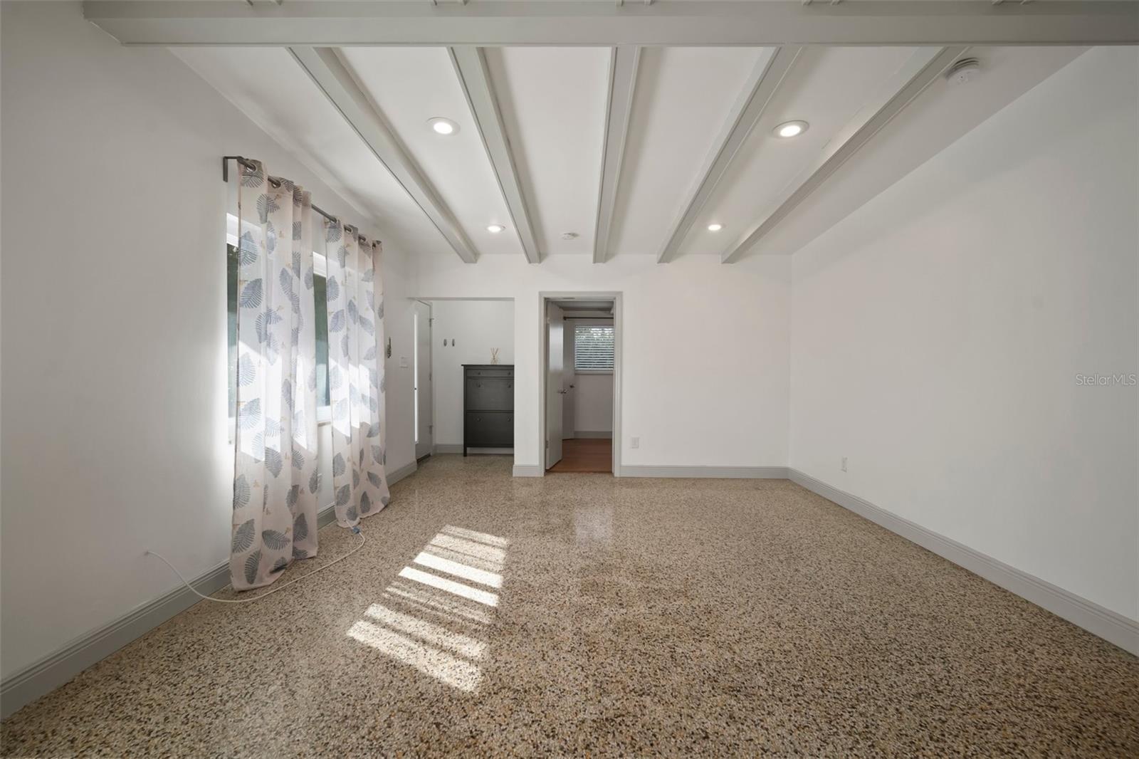 1916 E CLINTON ST, TAMPA, FL, 33610