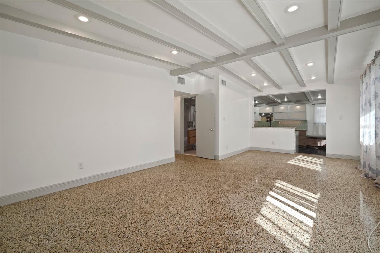 1916 E CLINTON ST, TAMPA, FL, 33610