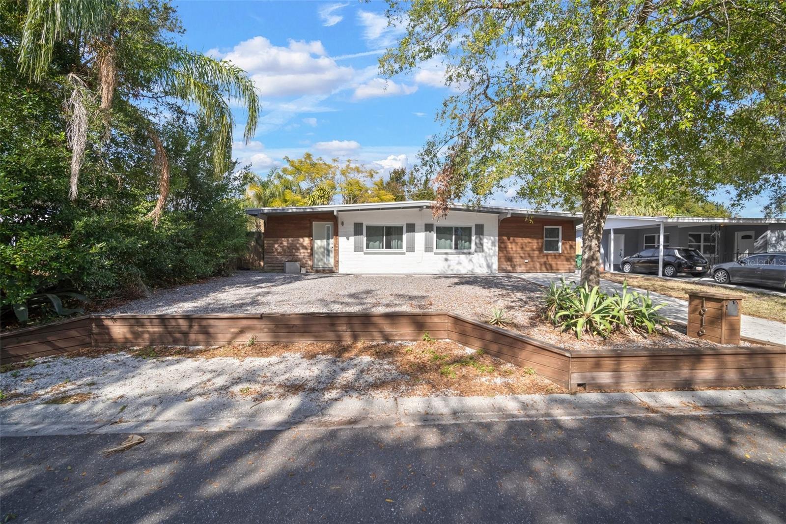 1916 E CLINTON ST, TAMPA, FL, 33610