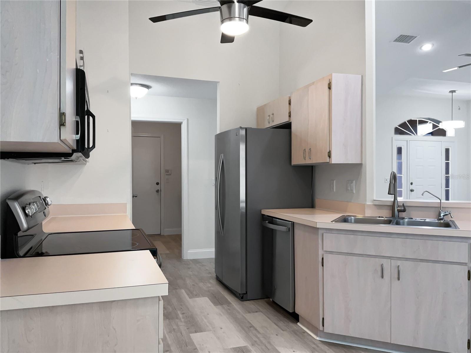 2321 E DEL WEBB BLVD, SUN CITY CENTER, FL, 33573