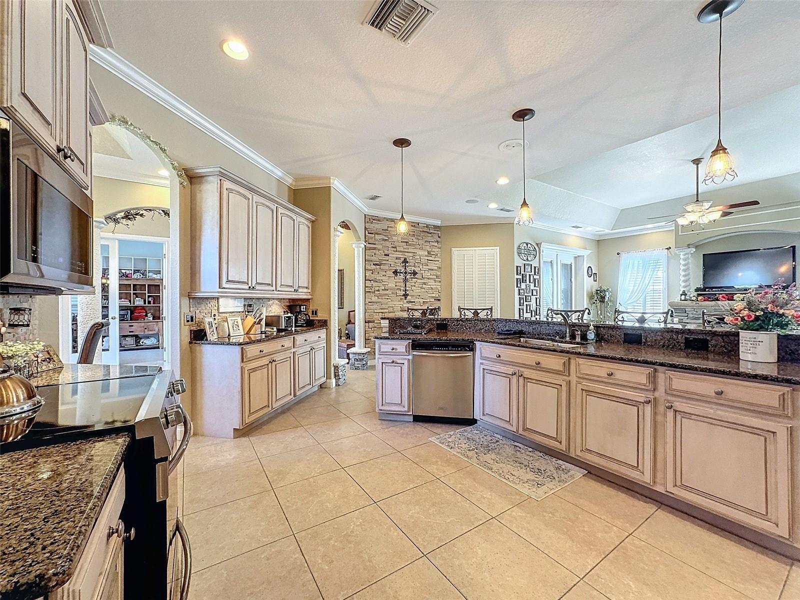 164 SUNRISE HILL LN, AUBURNDALE, FL, 33823