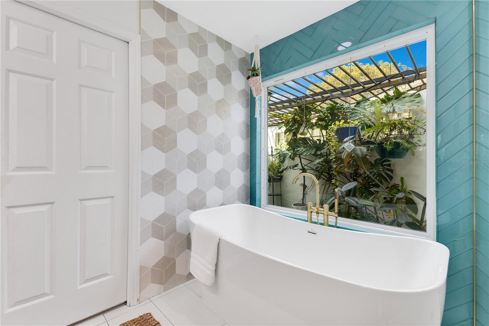 1203 WAVERLY WAY, LONGWOOD, FL, 32750