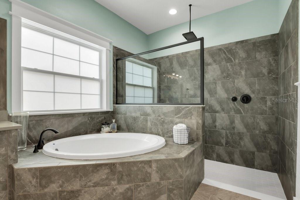 14214 QUINTESSA LN, LITHIA, FL, 33547